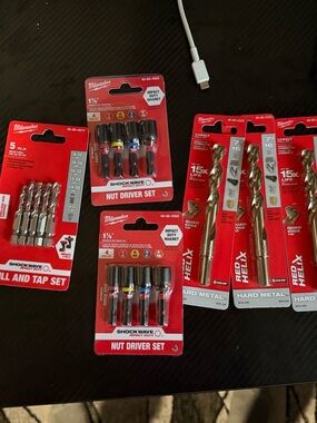 Milwaukee Shockwave & Red Helix Drill Bit Set - Red